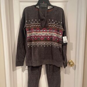 Classic Women's Gray Sweater with Red Pattern